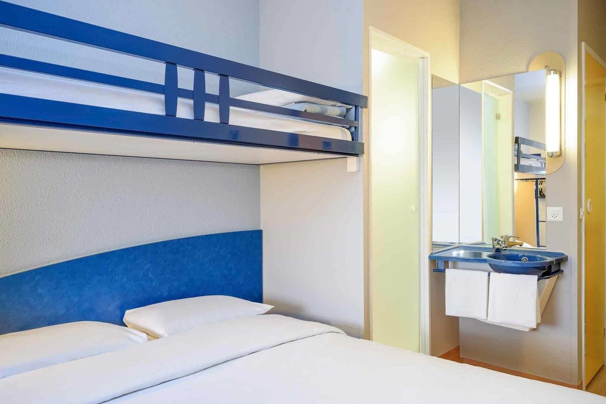 Ibis Budget Geneve Aeroport Vernier Eksteriør bilde